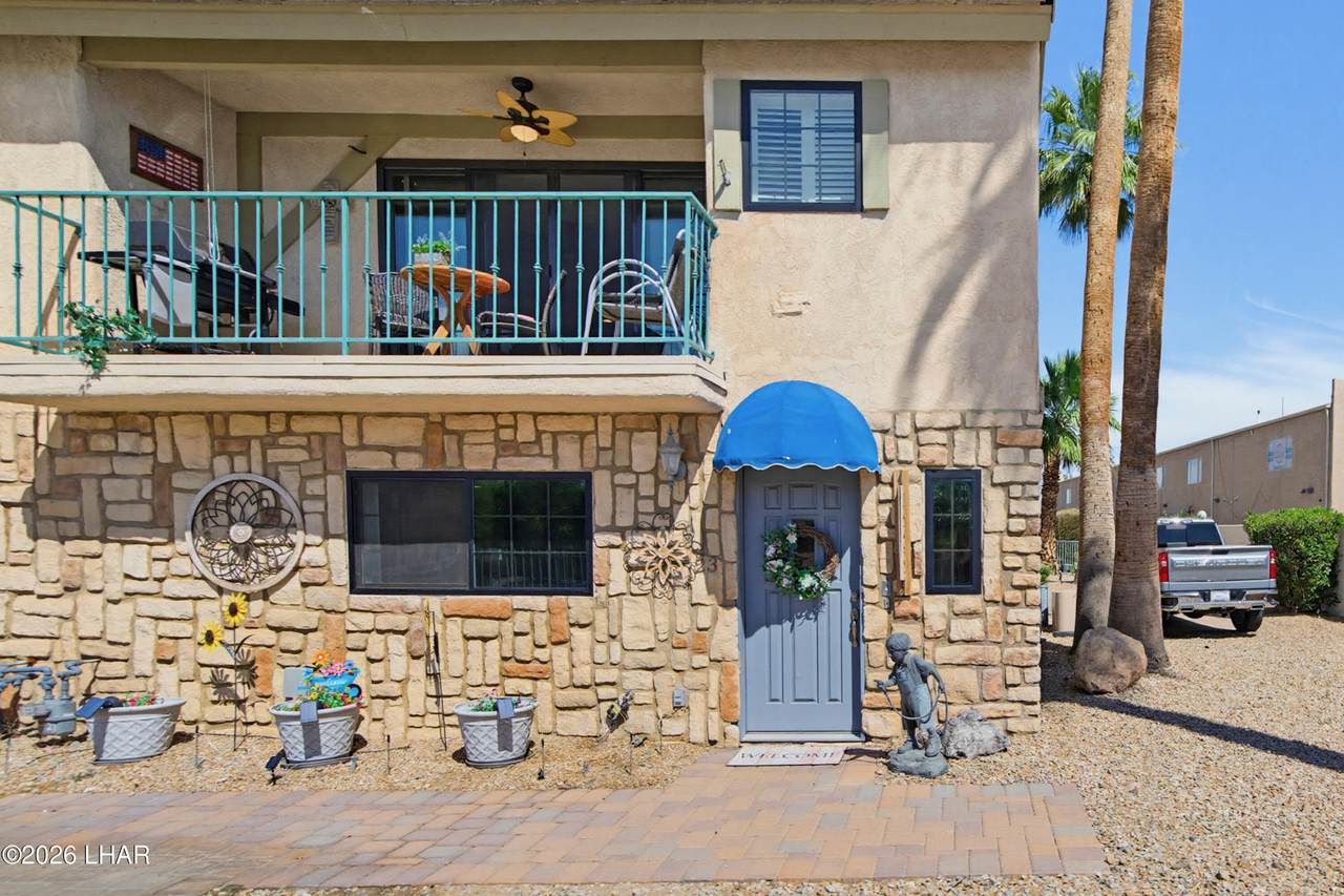 1566 Palace Way - Photo 1