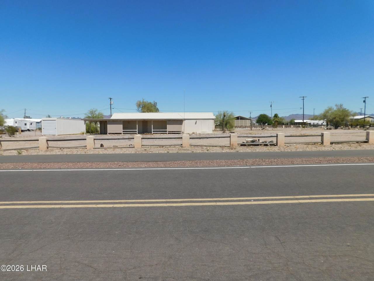 1040 Pyramid St - Photo 1