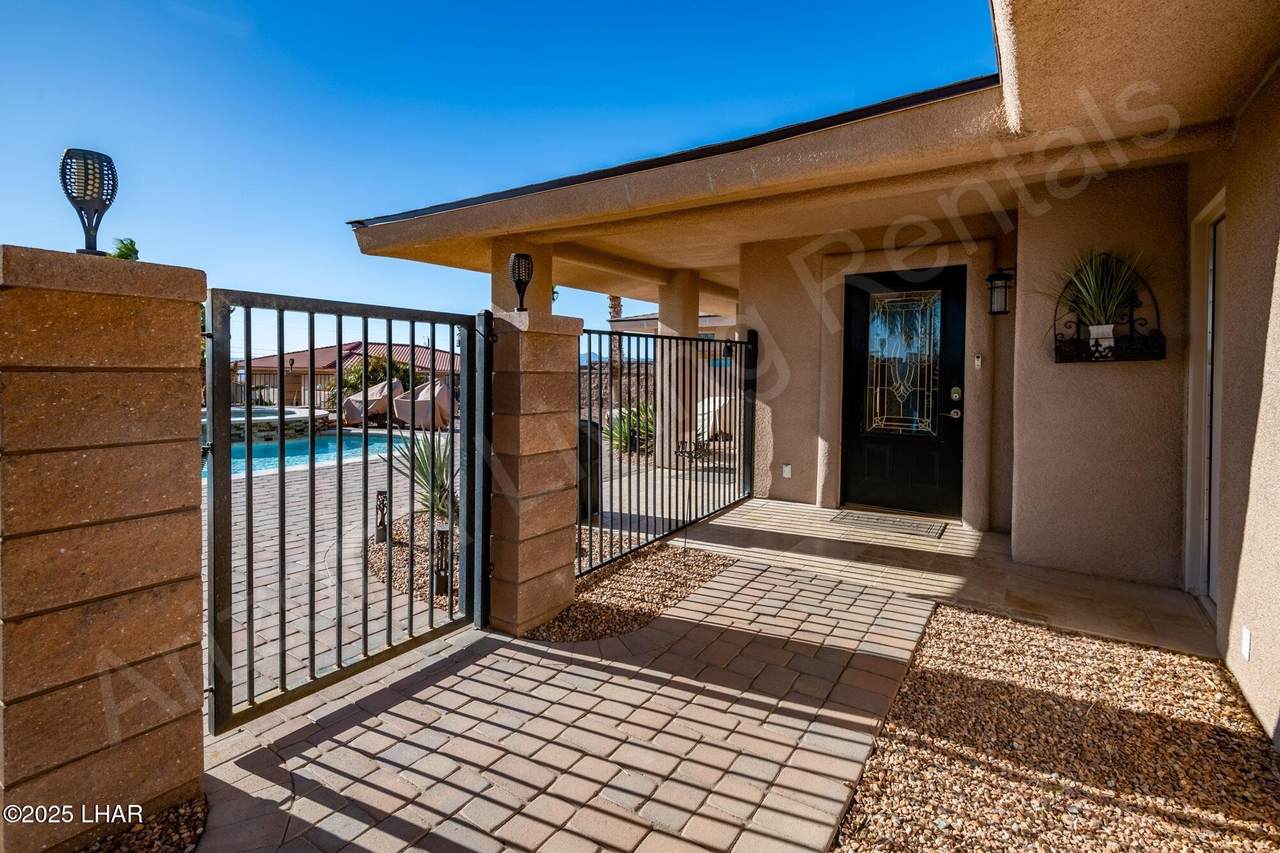 https://bt-photos.global.ssl.fastly.net/lakehavasu/1280_boomver_1_1041045-2.jpg
