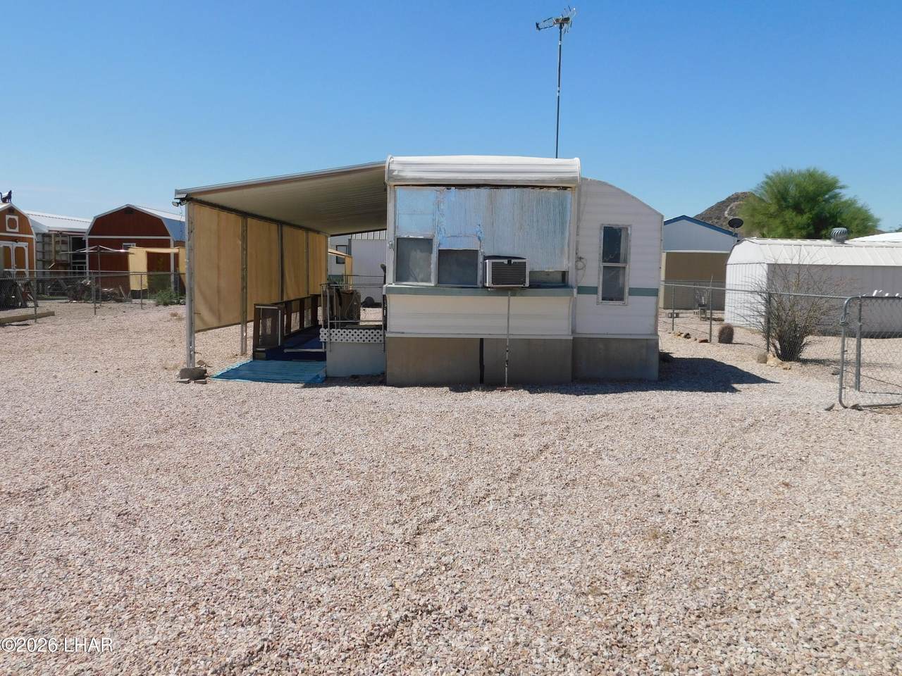 665 Comanche Dr - Photo 1