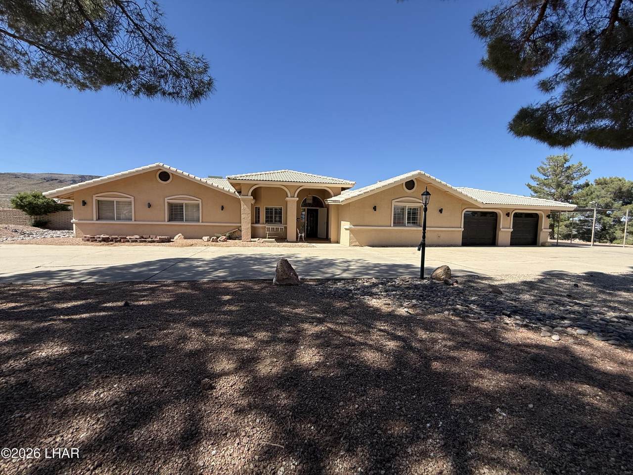 601 Shadow Mountain Dr - Photo 1