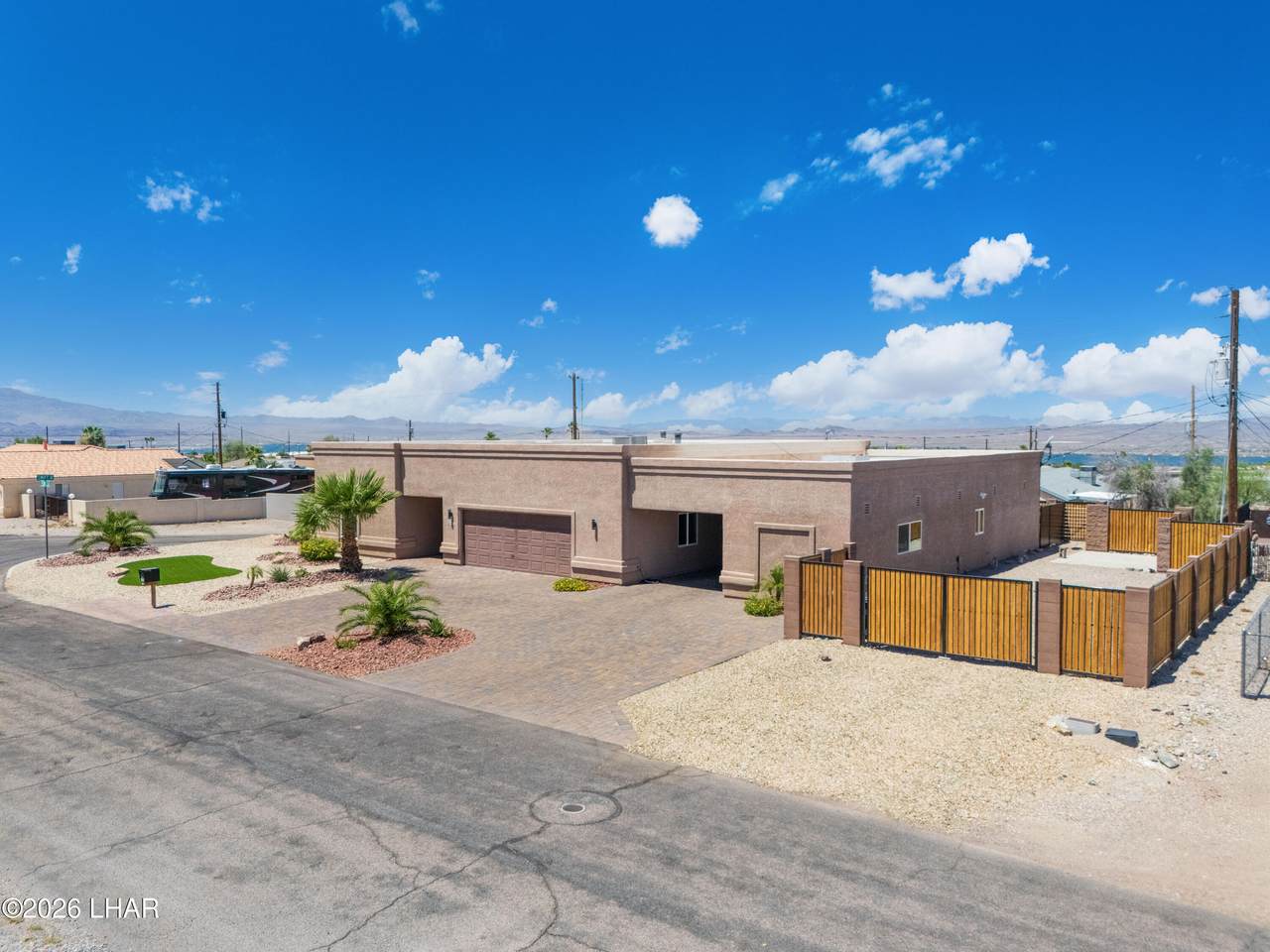 1533 Pebble Dr - Photo 1