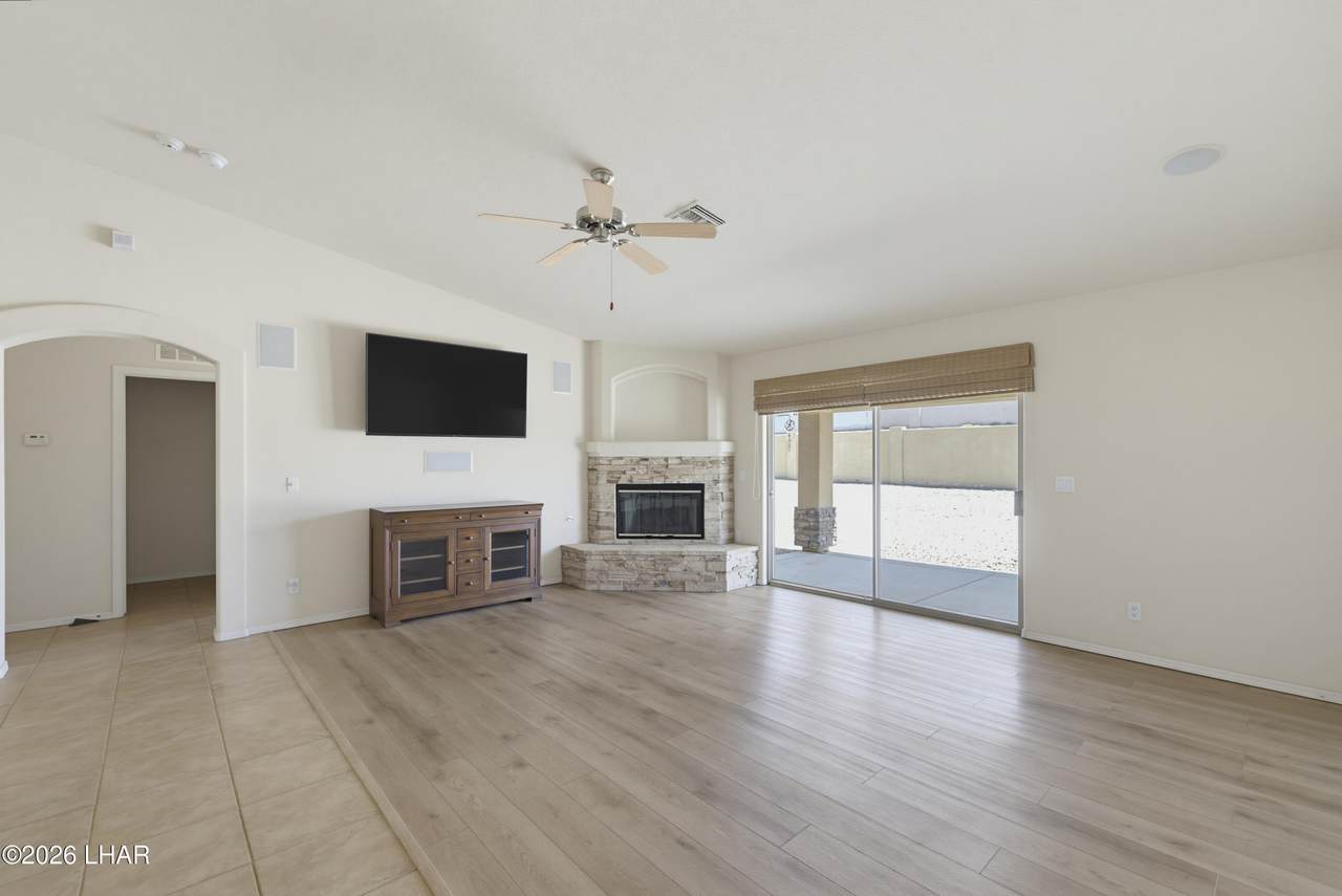 https://bt-photos.global.ssl.fastly.net/lakehavasu/1280_boomver_1_1041456-2.jpg