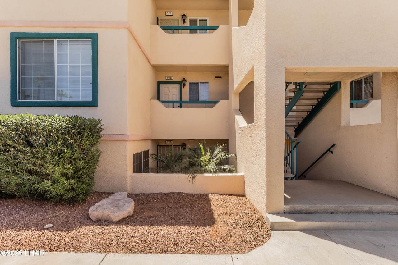 3210 Sweetwater Ave - Photo 1