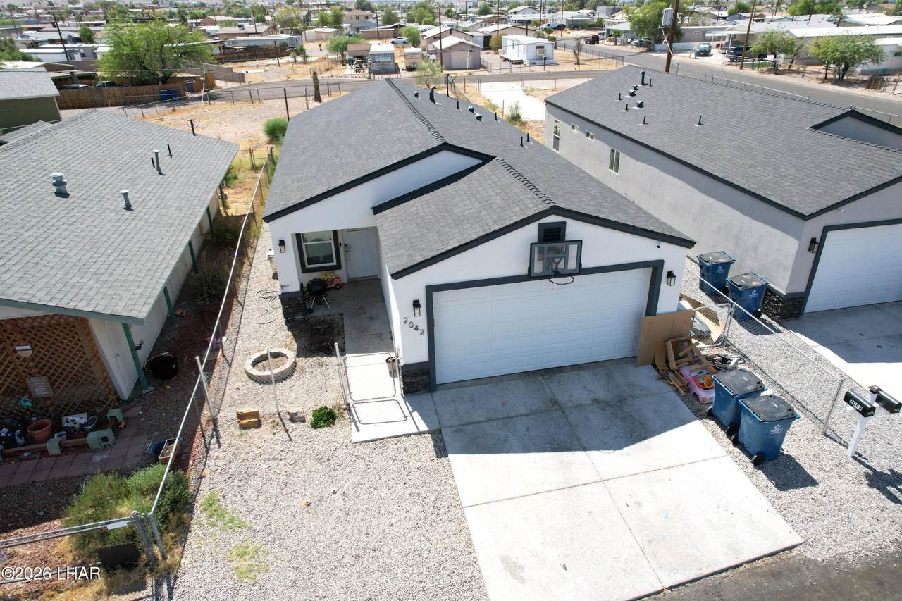 2042 Gregg Ln - Photo 1