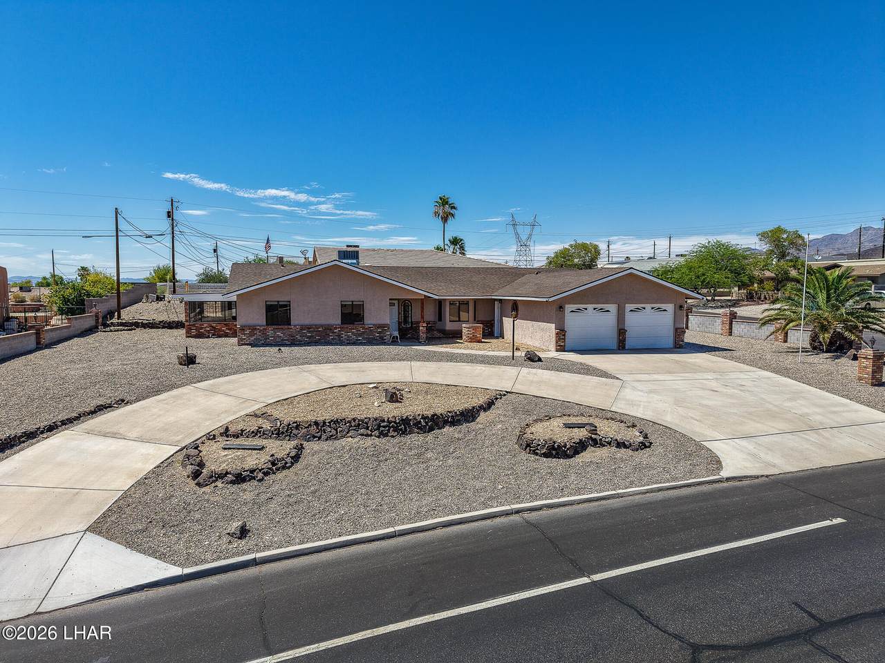 1407 Mcculloch Blvd - Photo 1