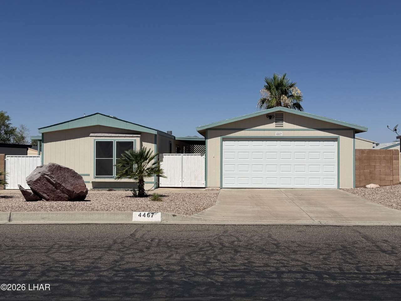 4467 Amanda Ave - Photo 1