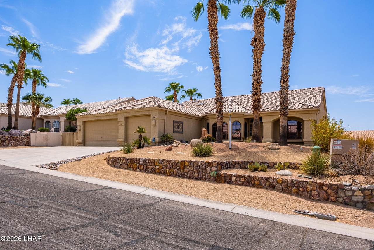 2320 Dawn Dr - Photo 1