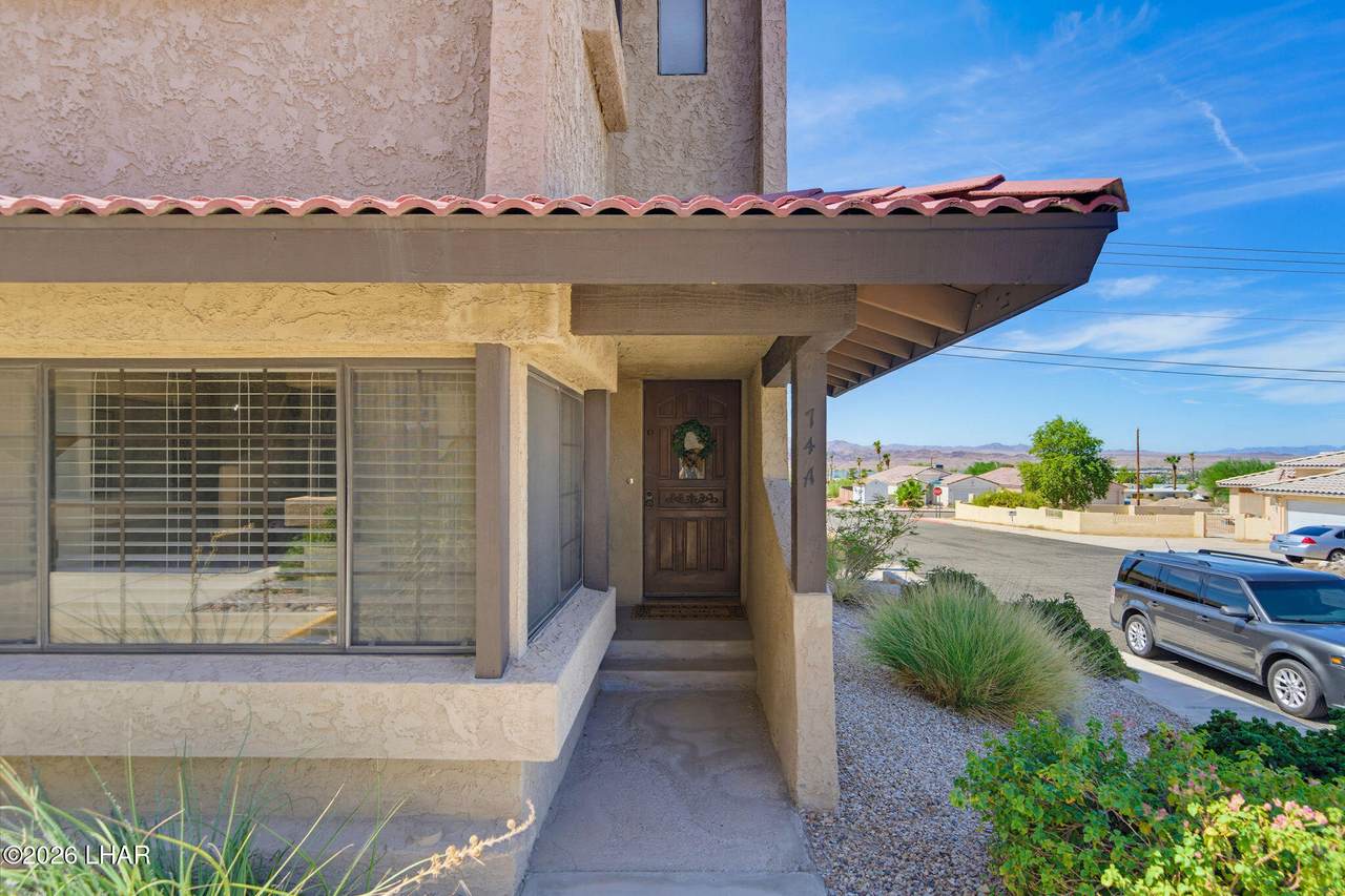 74 Mariposa Dr - Photo 1