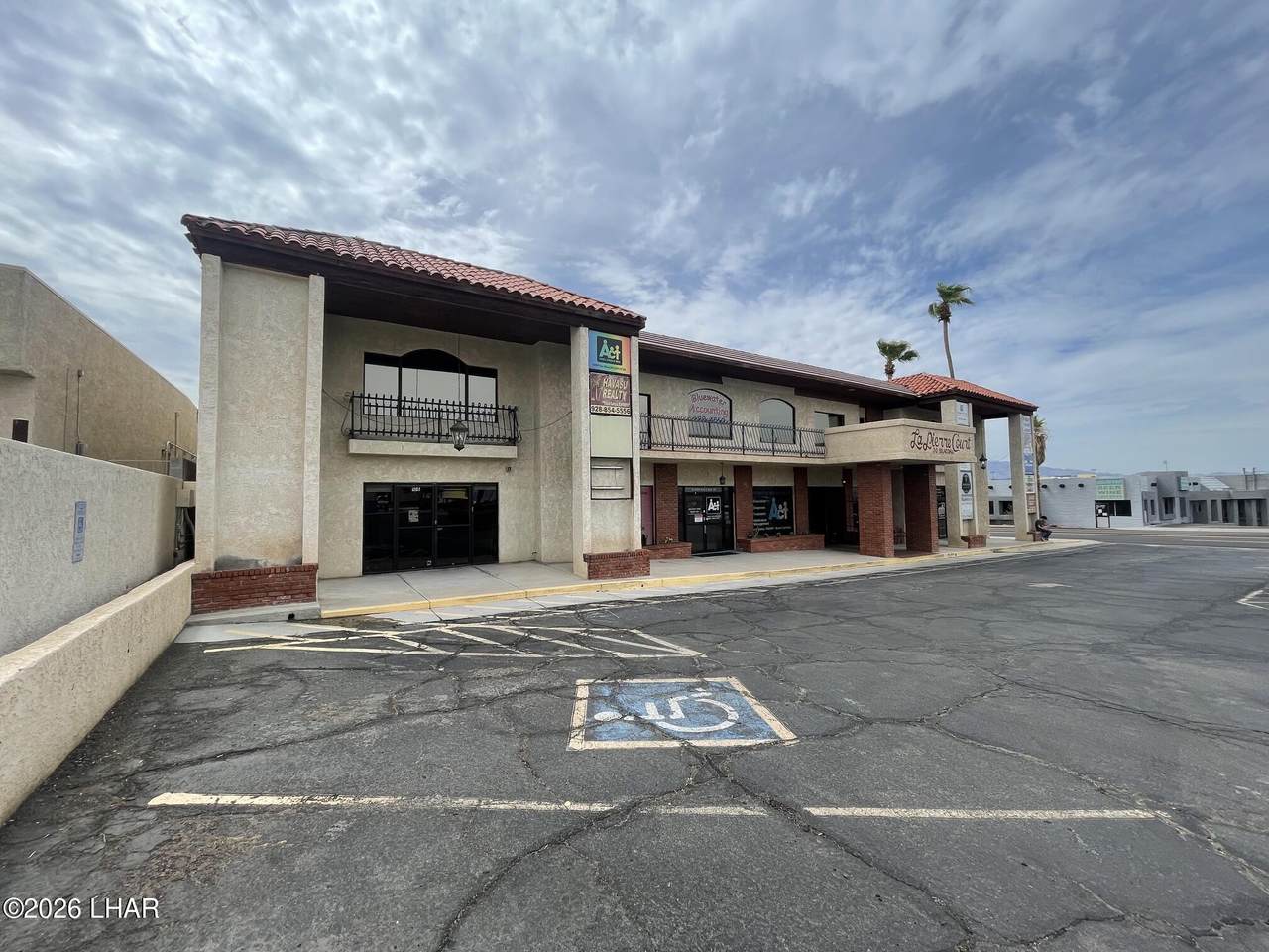 30 Acoma Blvd - Photo 1