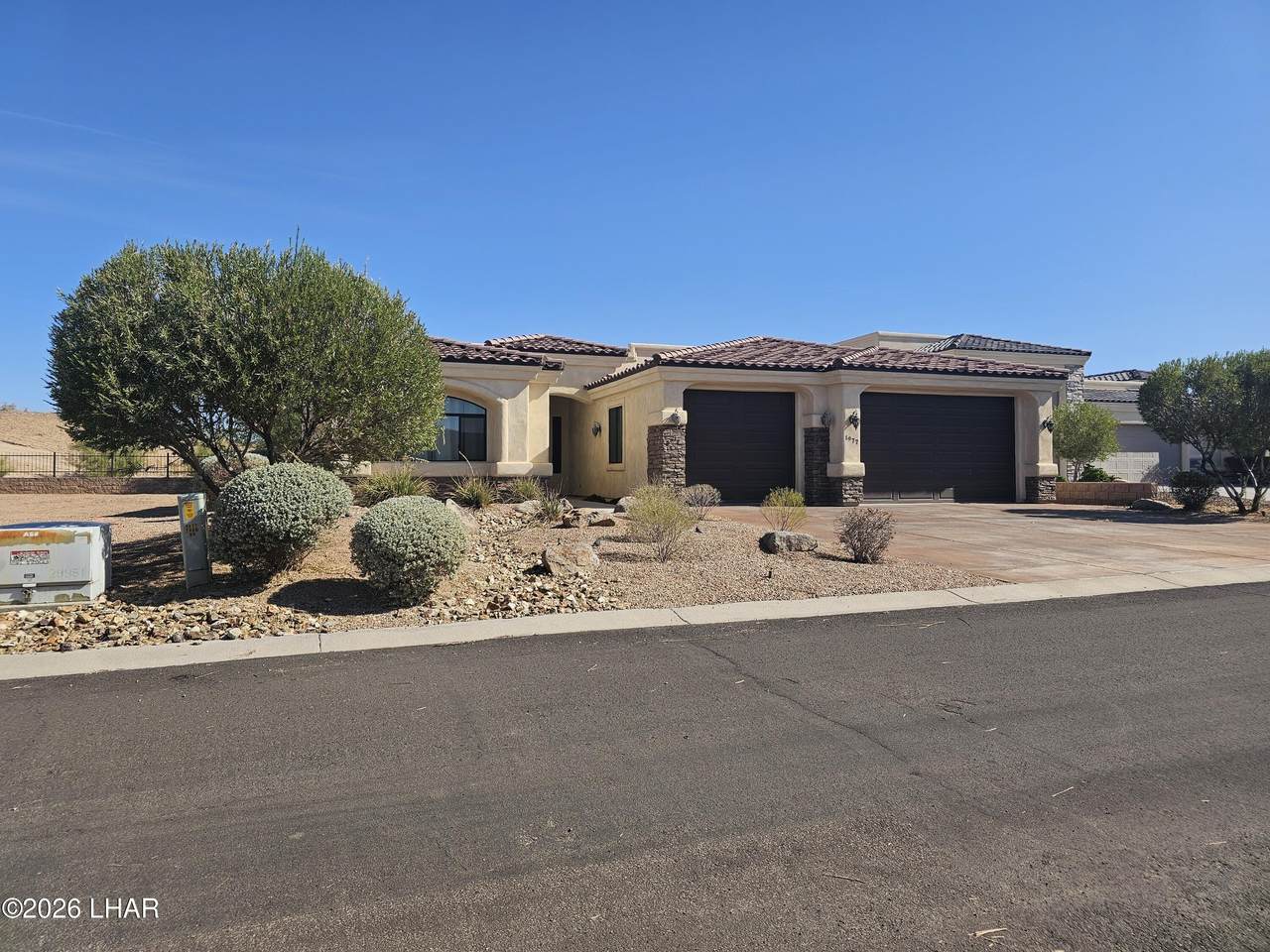 1977 Troon Dr - Photo 1