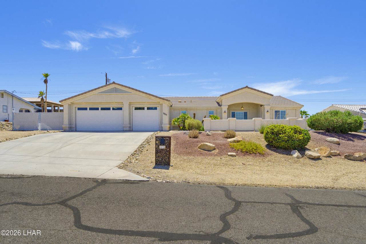 2830 Edgewood Dr - Photo 1