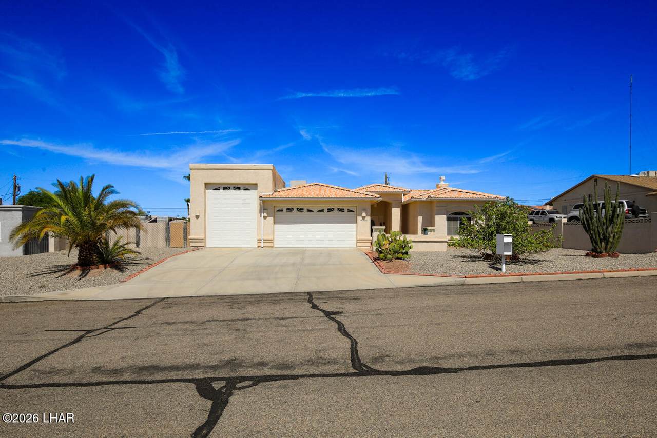 3811 Sloop Dr - Photo 1