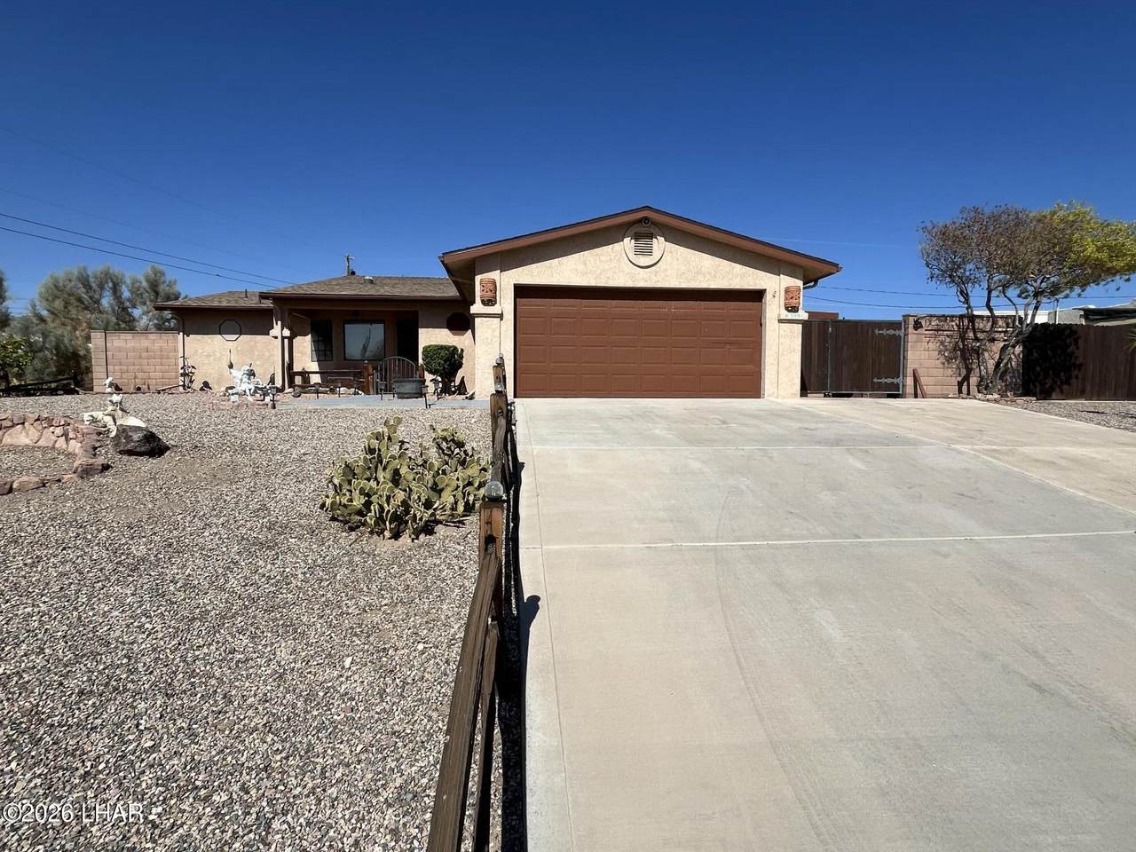 3998 Chickasaw Dr - Photo 1
