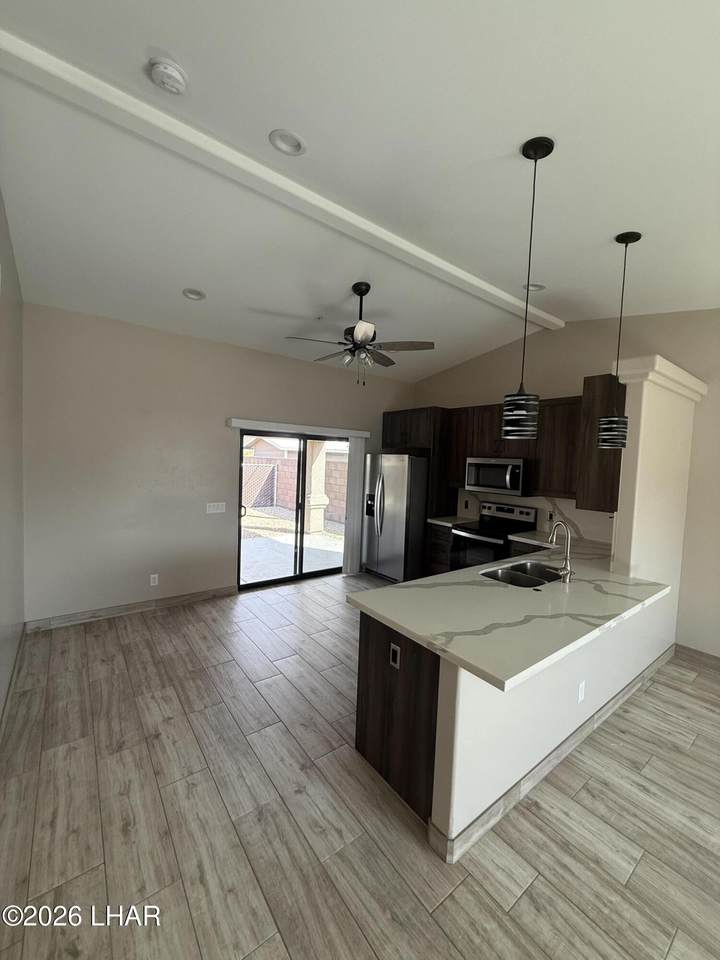 https://bt-photos.global.ssl.fastly.net/lakehavasu/orig_boomver_1_1042215-2.jpg