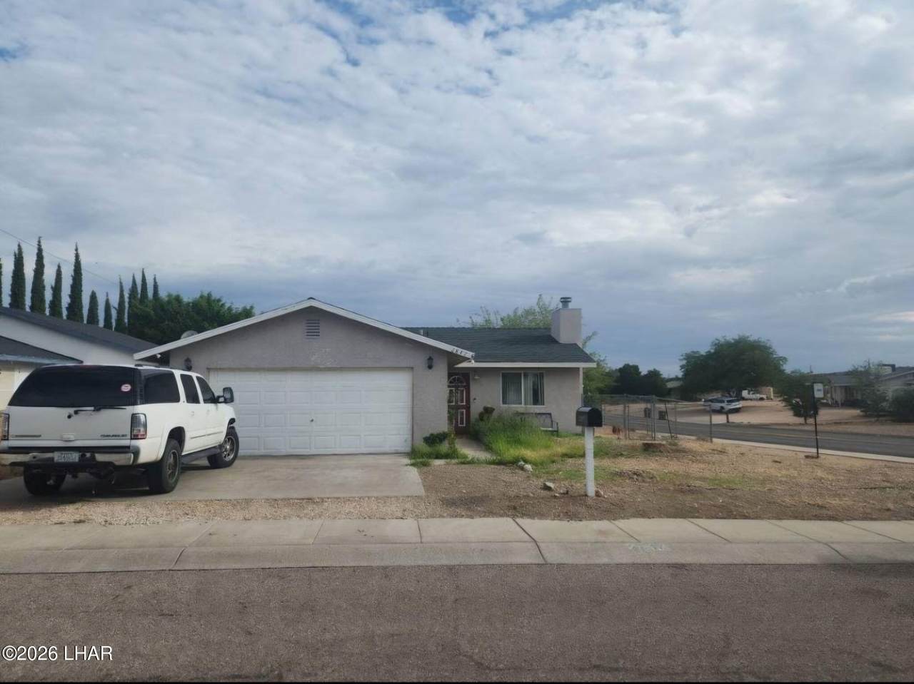 2847 Chambers Ave - Photo 1