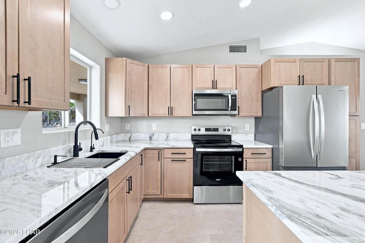 https://bt-photos.global.ssl.fastly.net/lakehavasu/1280_boomver_1_1042320-2.jpg