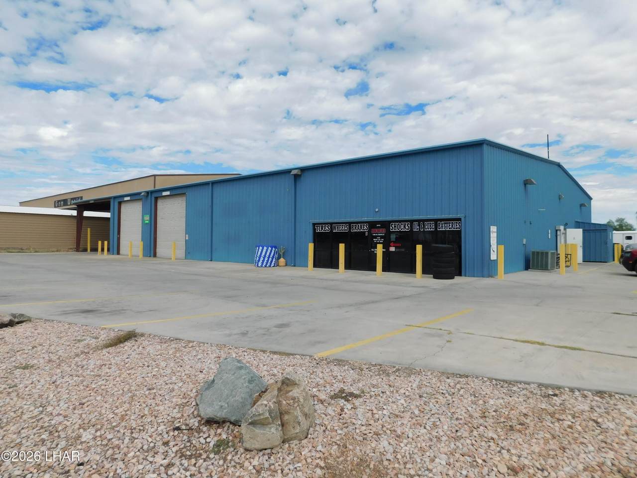 1300 Main St - Photo 1