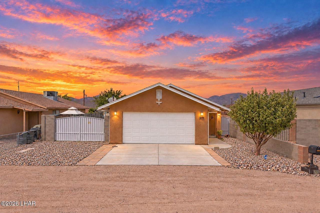 2623 Valentine Ave - Photo 1