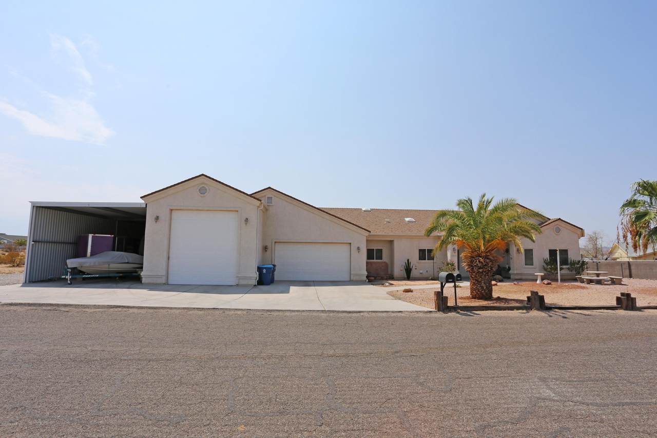 1025 Spring Ln - Photo 1