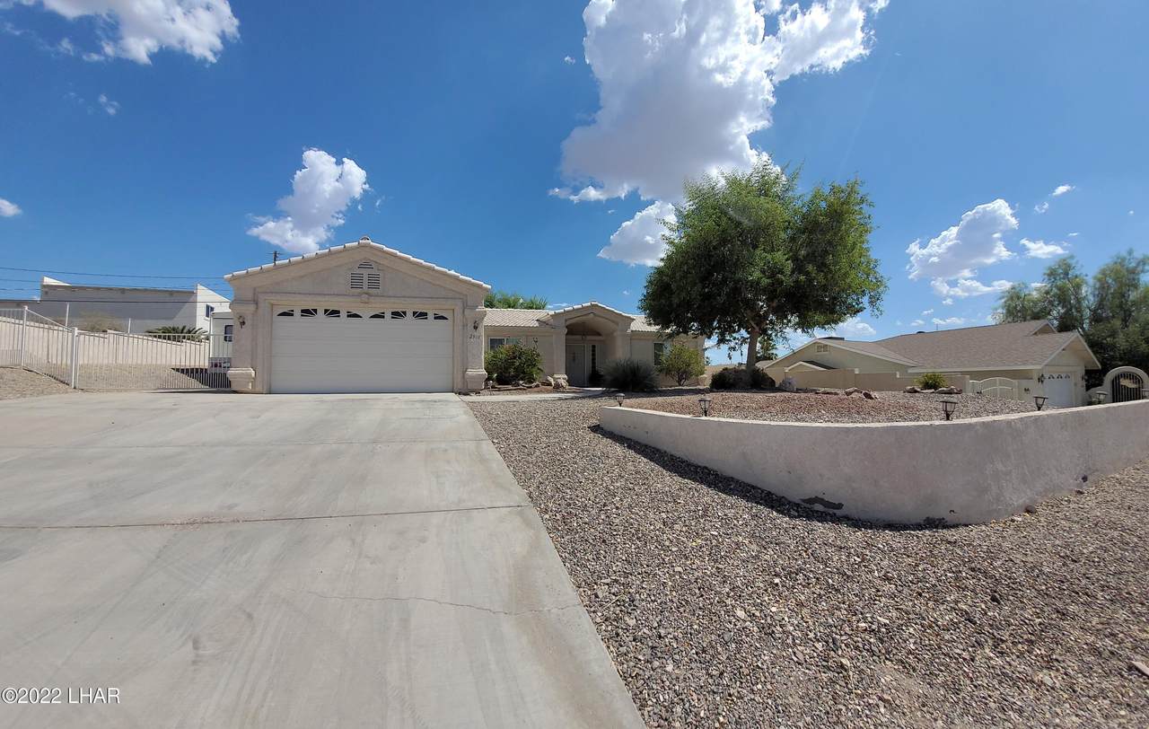2910 Daytona Ave - Photo 1
