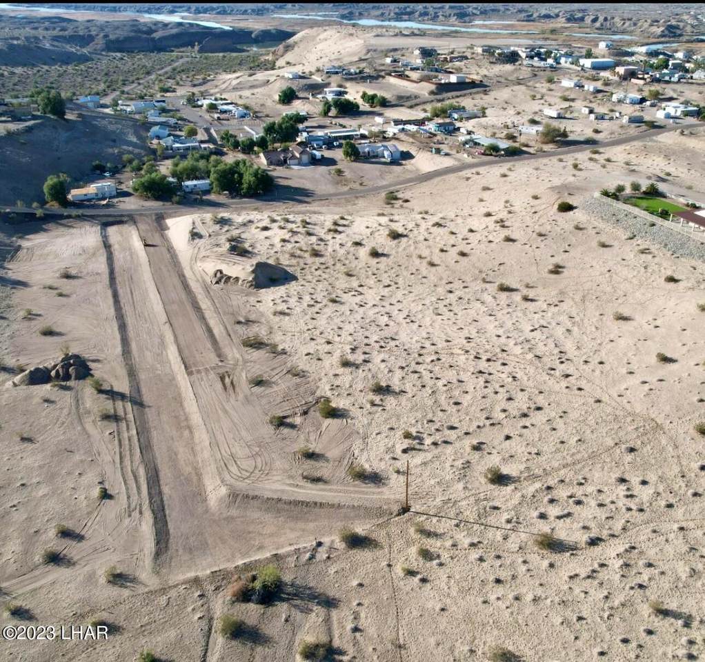 001 Riverside Dr - Photo 1