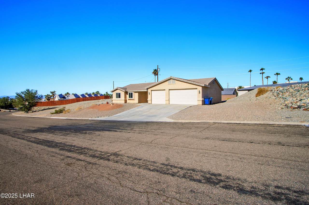 2835 Bamboo Dr - Photo 1