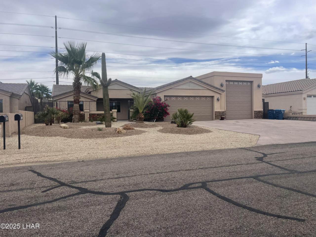 1564 Mandarin Dr - Photo 1