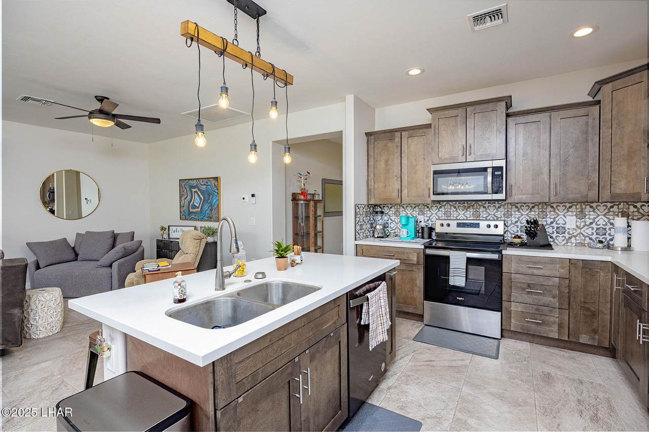 2997 Edgewood Dr - Photo 1