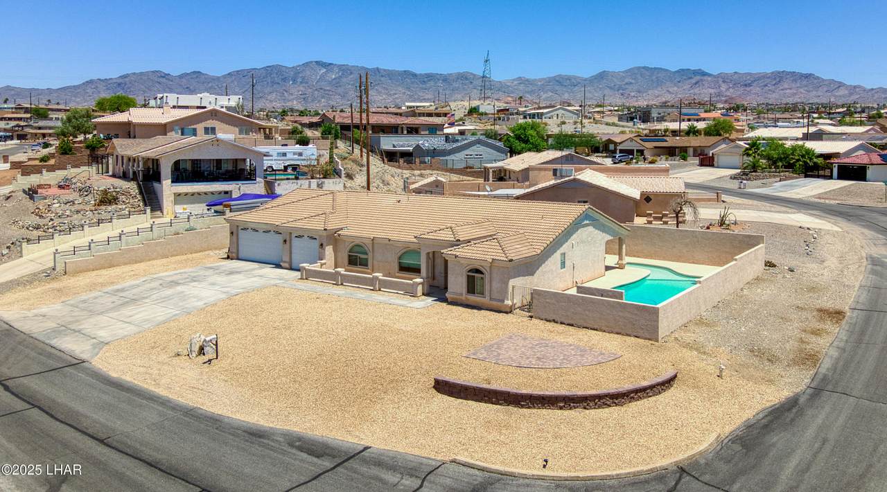 3000 Mirage Dr - Photo 1