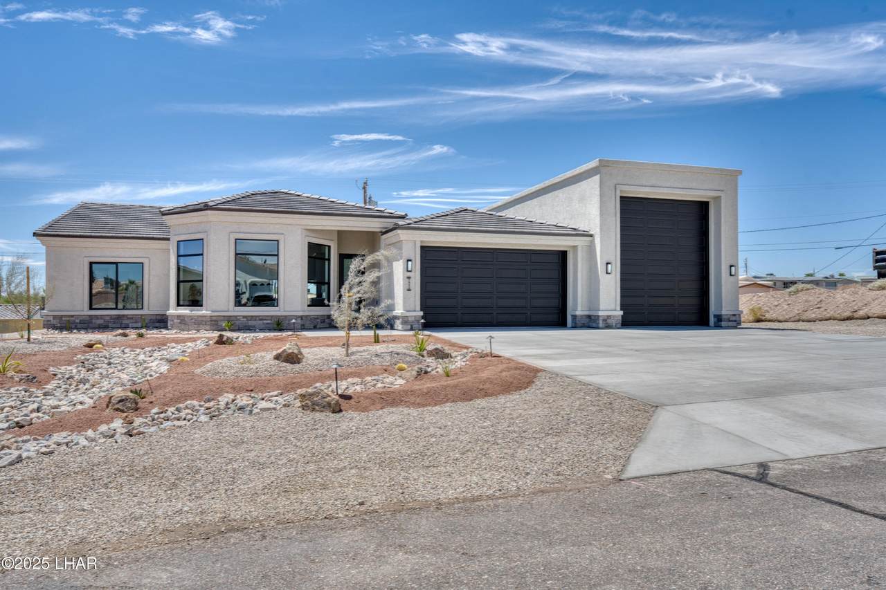 3823 Aqua Dr - Photo 1