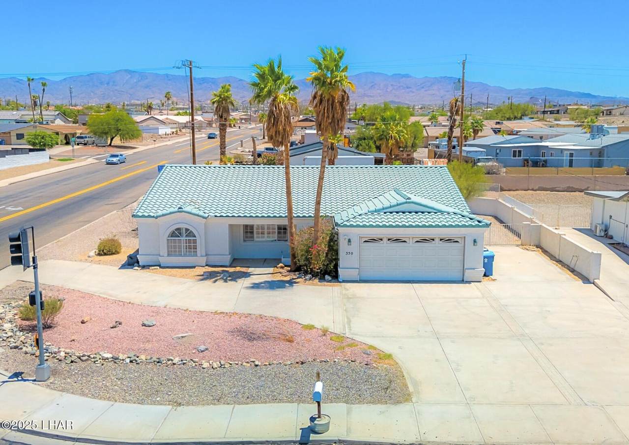 350 Acoma Blvd - Photo 1