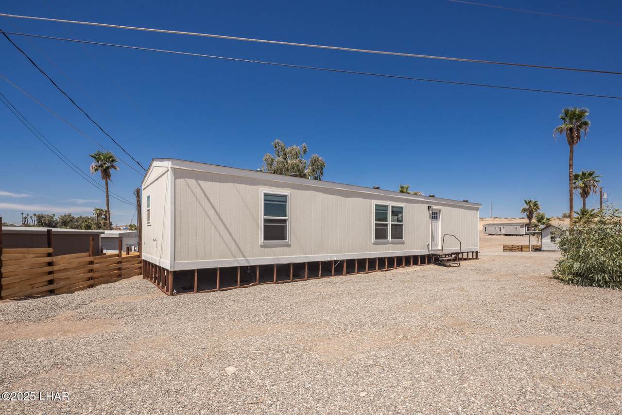 1100 Riverside Dr - Photo 1