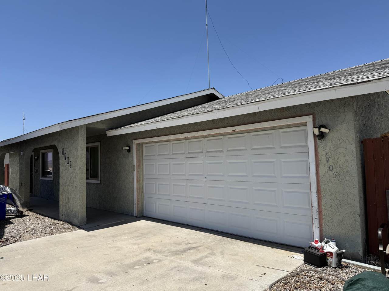 1705 Topaz Dr - Photo 1