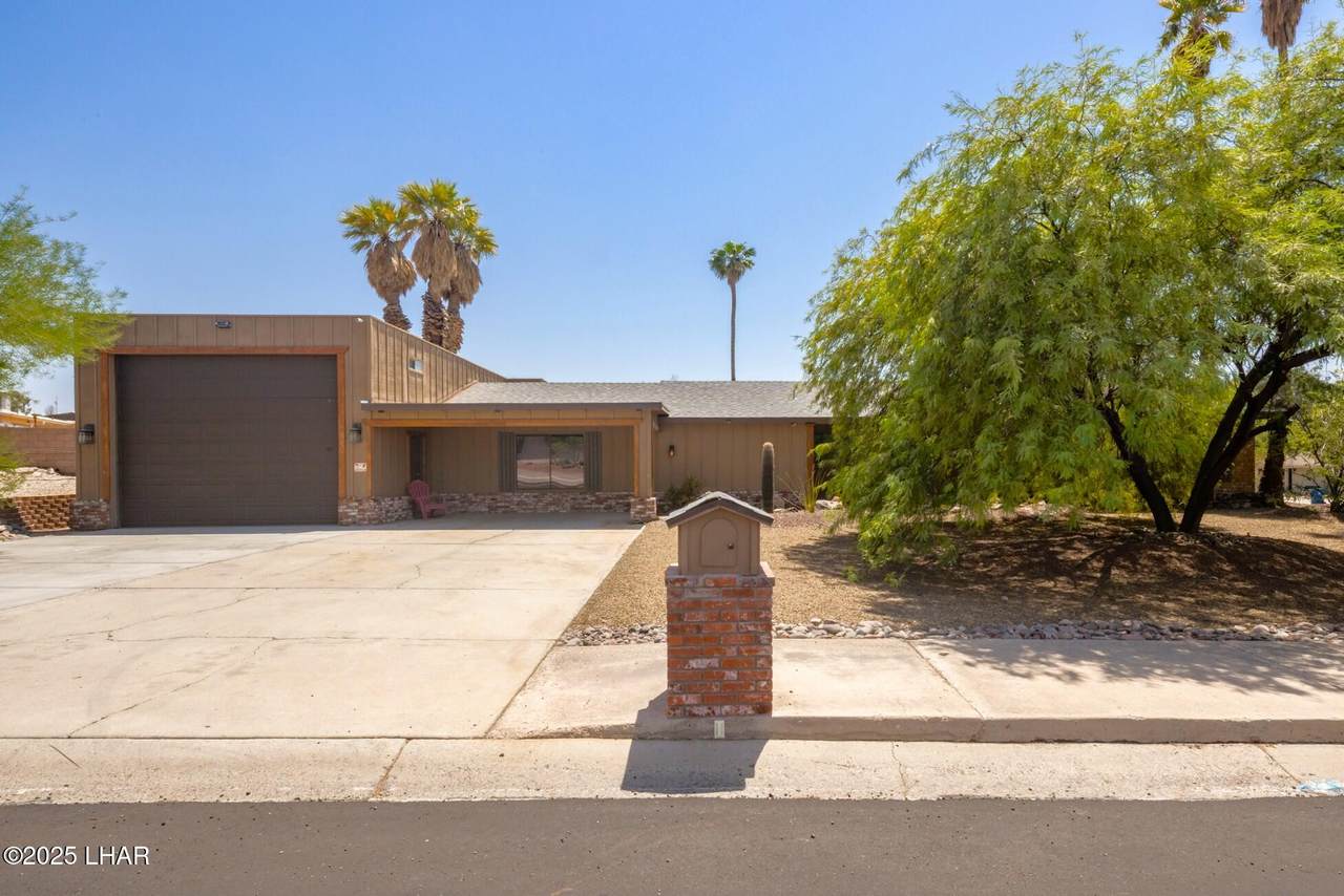 174 Smoketree Ave - Photo 1