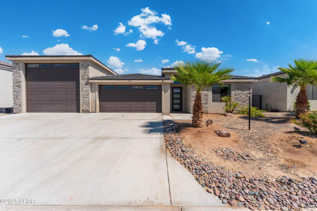 1607 Laurel Dr - Photo 1