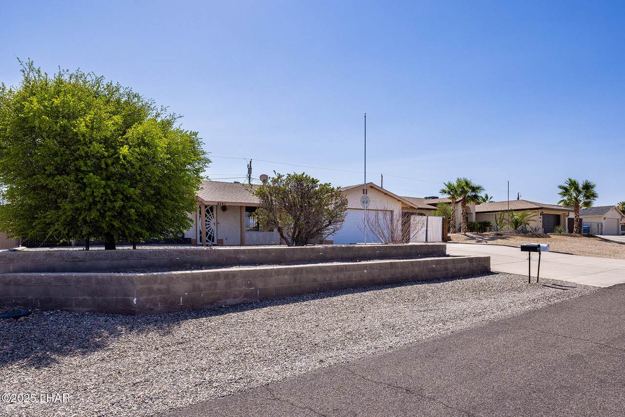 1710 Outrigger Dr - Photo 1