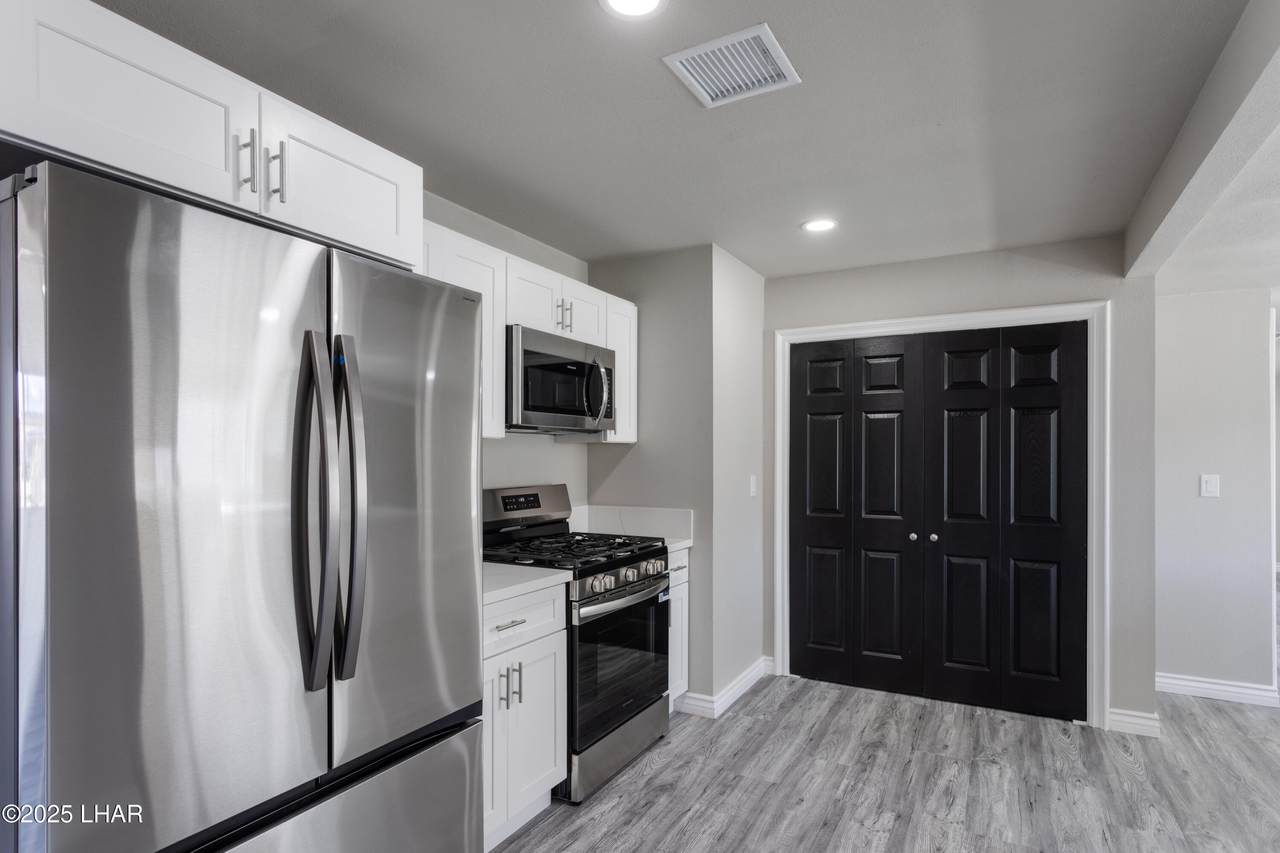 2090 San Juan Dr - Photo 1