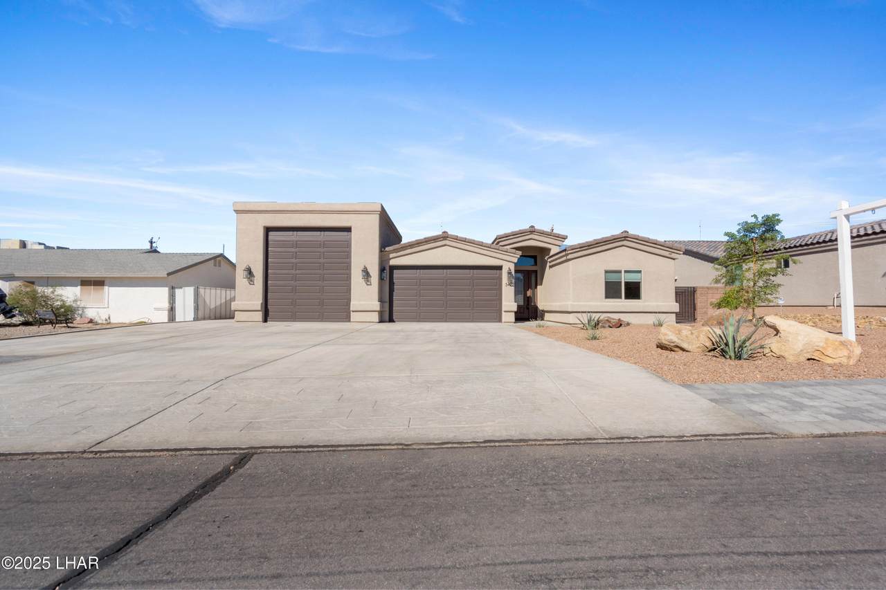 3471 Big Chief Dr - Photo 1