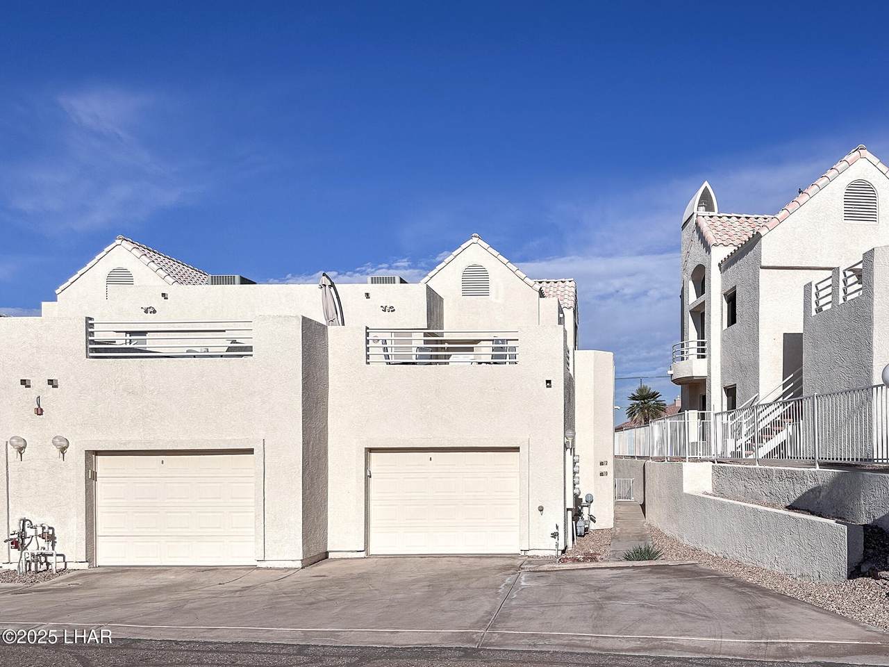 420 Acoma Blvd - Photo 1