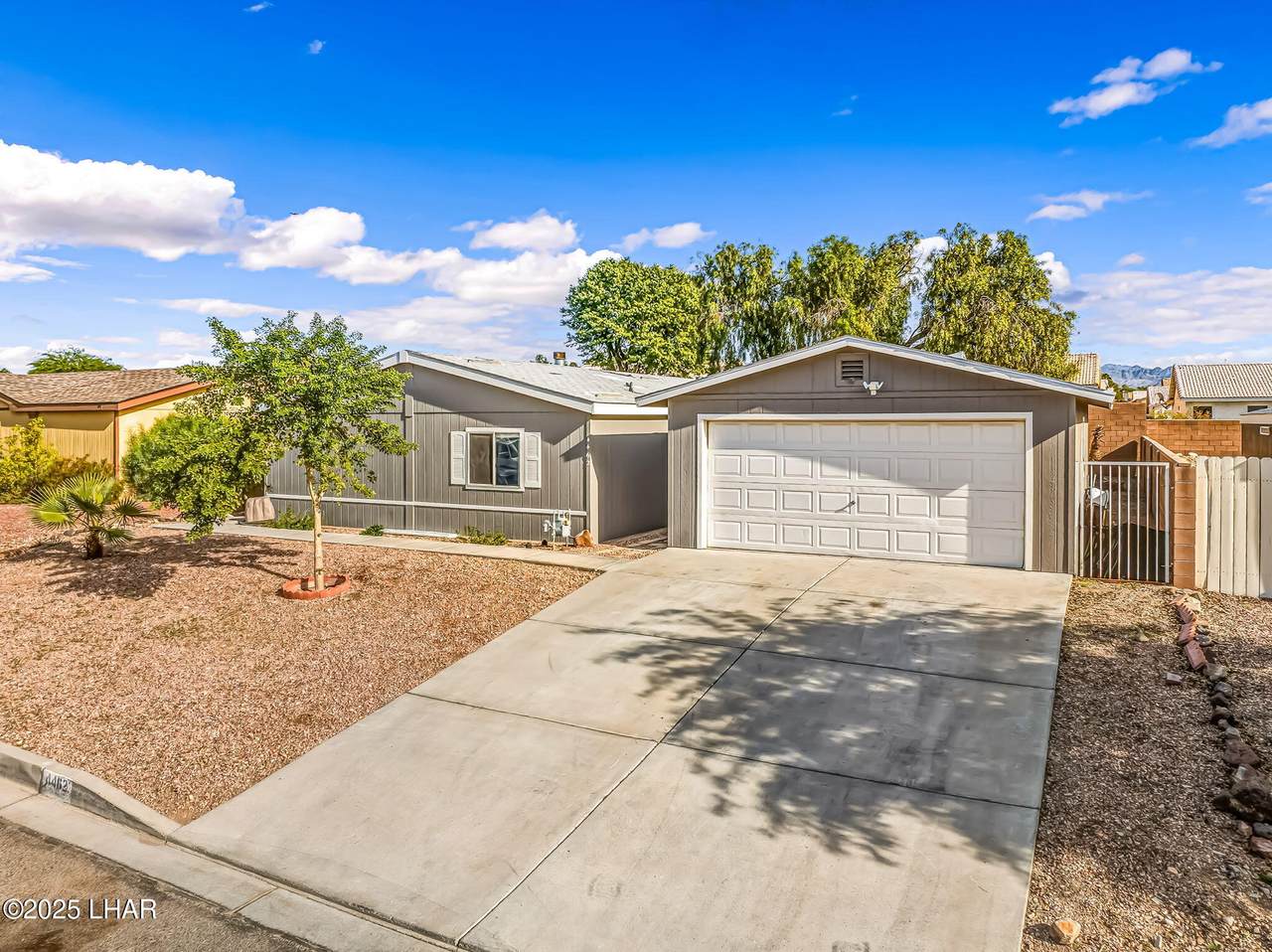 4462 Amanda Ave - Photo 1