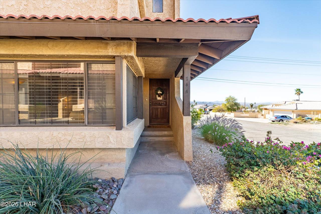 74 Mariposa Dr - Photo 1