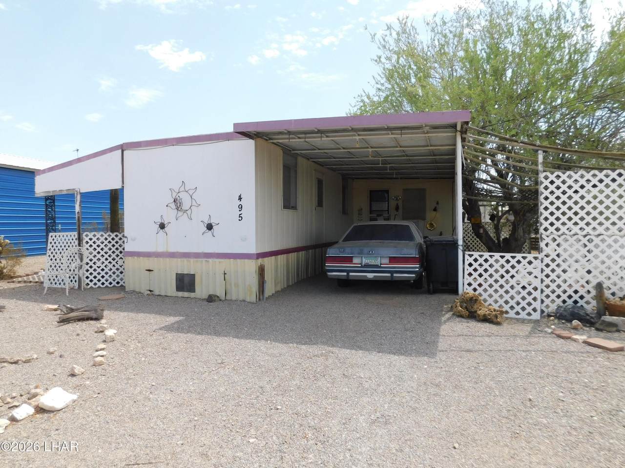 495 Emerald Ave - Photo 1