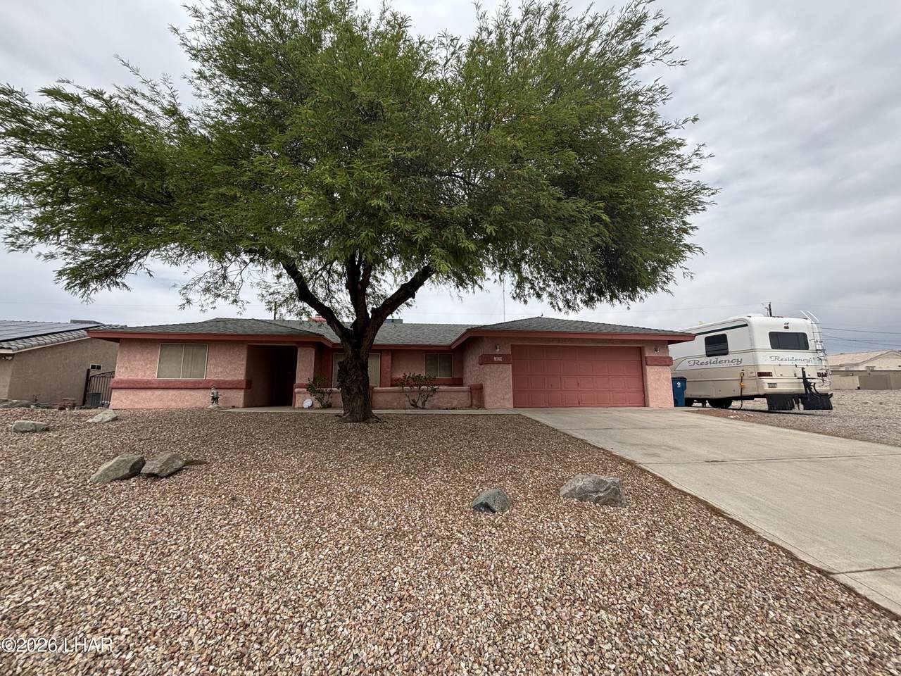 1829 Beavertail Dr - Photo 1