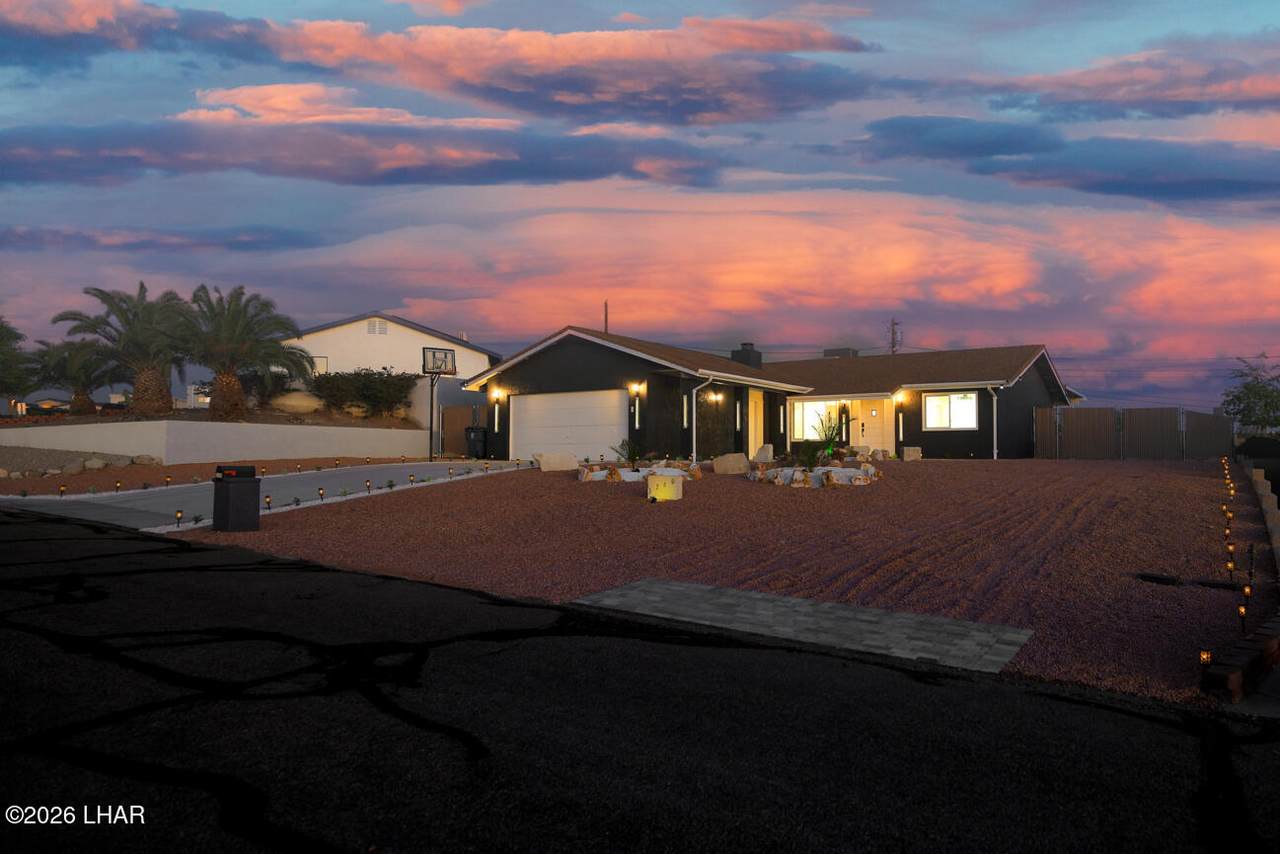 3260 Silversmith Dr - Photo 1