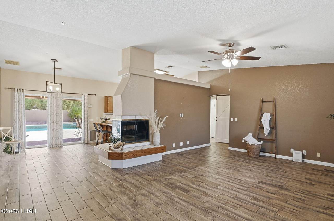 https://bt-photos.global.ssl.fastly.net/lakehavasu/1280_boomver_2_1040265-2.jpg
