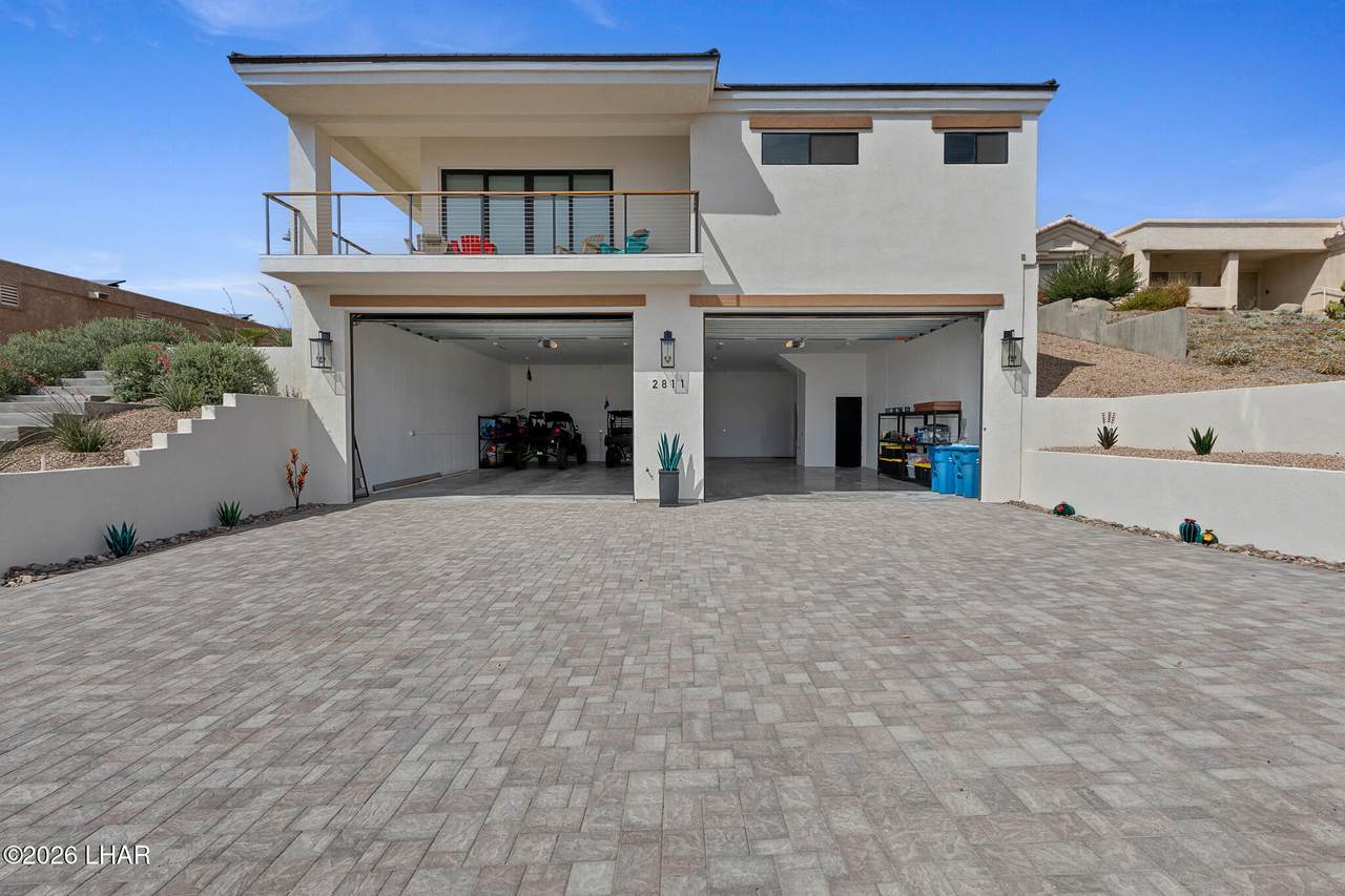 2811 Arabian Dr - Photo 1
