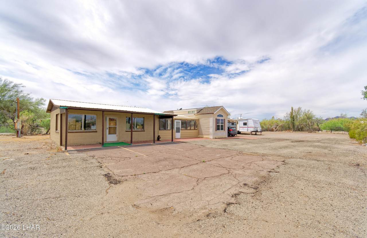 566 Central Blvd - Photo 1