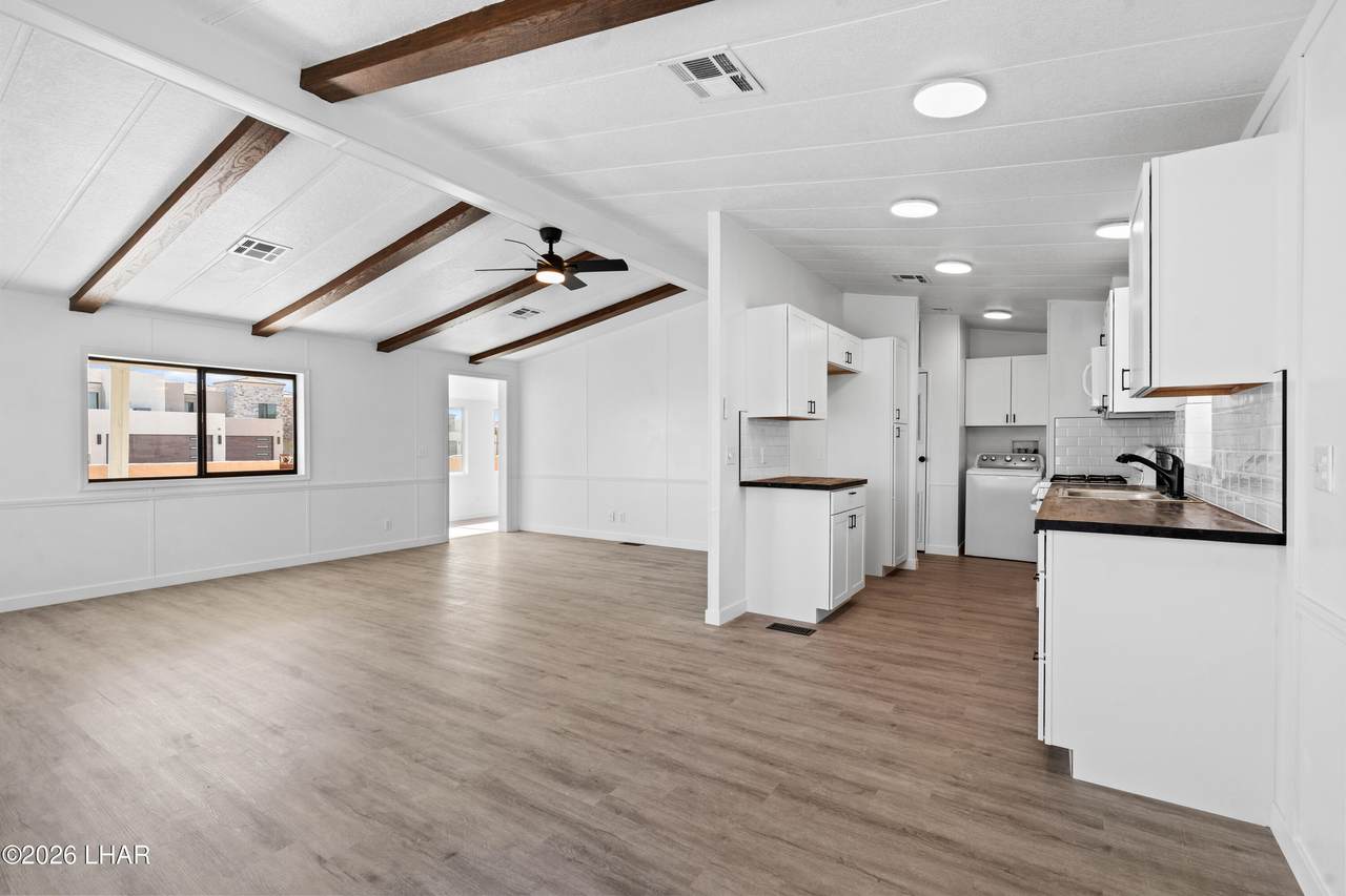 1405 King Dr - Photo 1