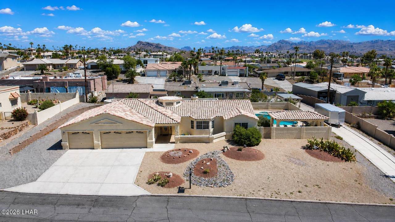 2560 Castaway Dr - Photo 1